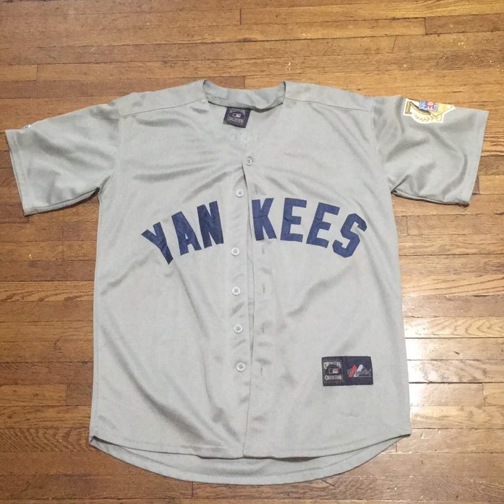 Yankees Mickey Mantle jersey size Medium